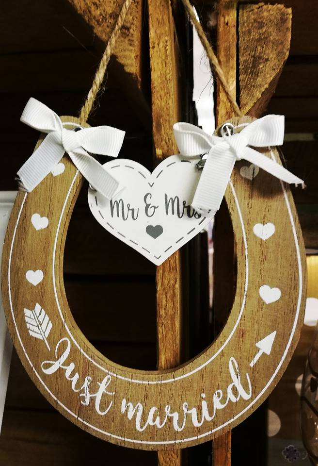 51290760_1161221080702645_7191827225669271552_n WOODEN HORSESHOE - Image 1