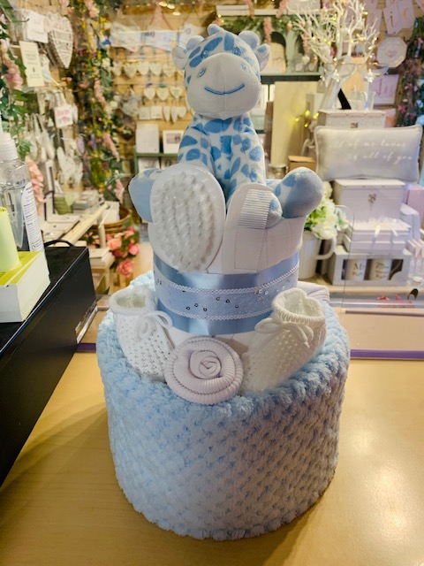 IMG_5667 2 TIER BLUE GIRAFFE NAPPYCAKE - Image 1